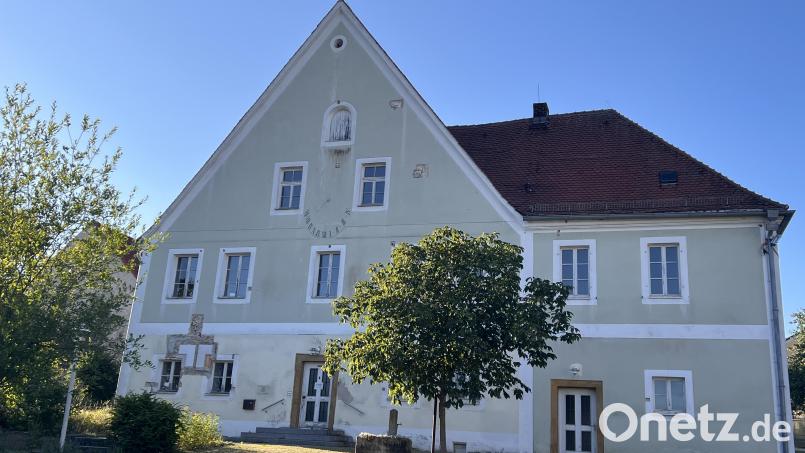 Die Restaurierung des alten denkmalgeschützten Pfarrhofes in Gebenbach gestaltet sich schwierig. Bild: Marianne Moosburger