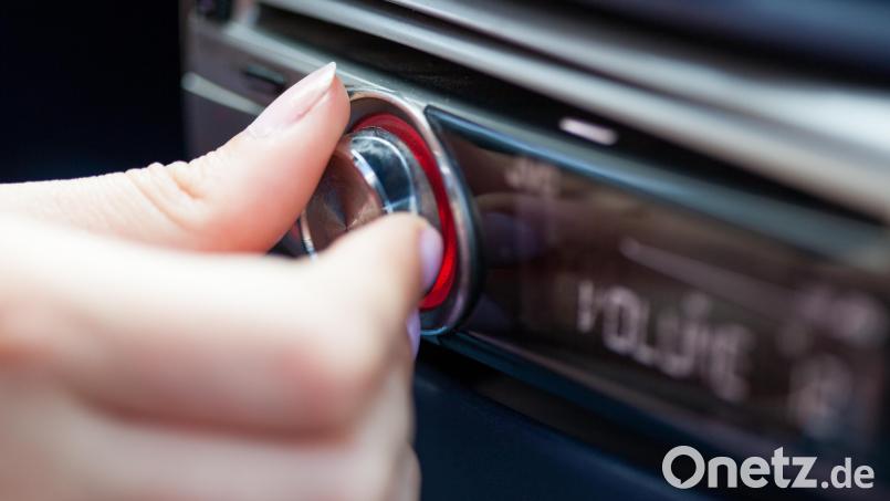 Kritik von seinem Nachbarn an zu lauter Musik wollte ein 53-Jähriger nicht akzeptieren – er rastete aus. Symbolbild: Christin Klose/dpa