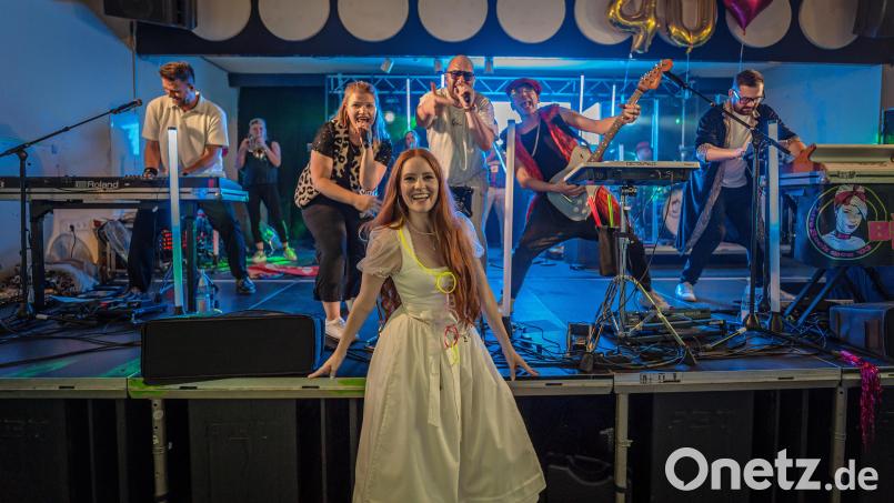 Barbara Meier feierte ihren 40. Geburtstag mit einem Konzert der Funky Blues Rabbits – einer Band, die sie schon als Jugendliche begeisterte. Bild: Michael Golinski