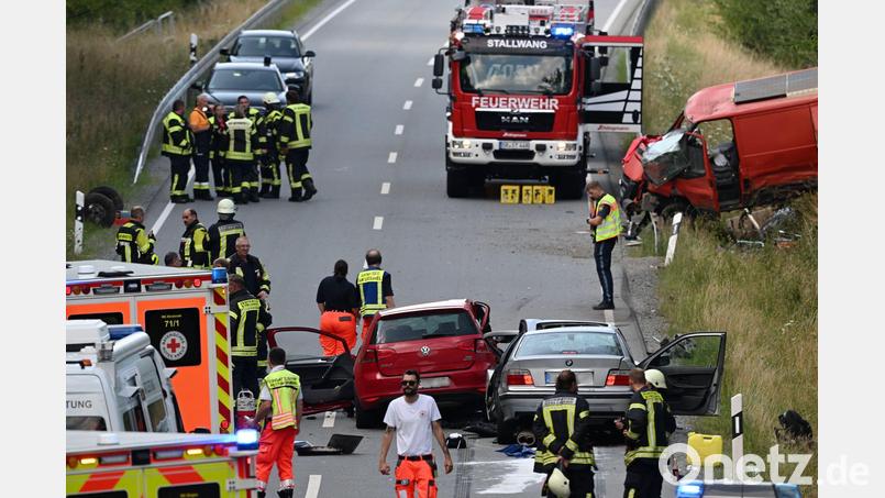 Die B20 war mehrere Stunden gesperrt. Bild: Stefan Wintermeier/zema-medien/dpa