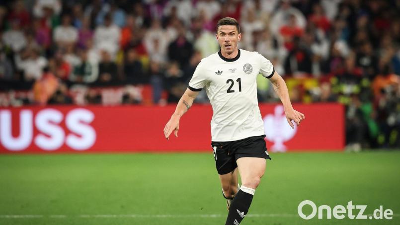Robin Gosens kann bei Schalke vorerst nicht mittrainieren. (Archivbild) Bild: Christian Charisius/dpa