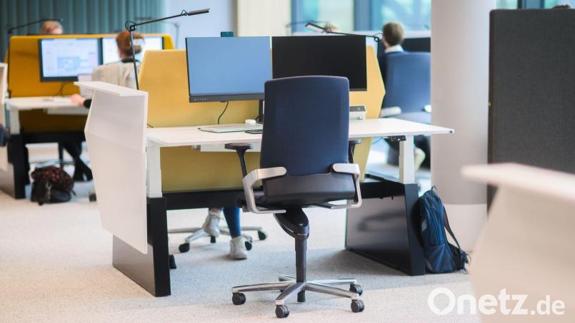 Ruhe im Büro? Viele wollen mehr Rücksicht beim Arbeiten Bild: Philip Dulian/dpa/dpa-tmn