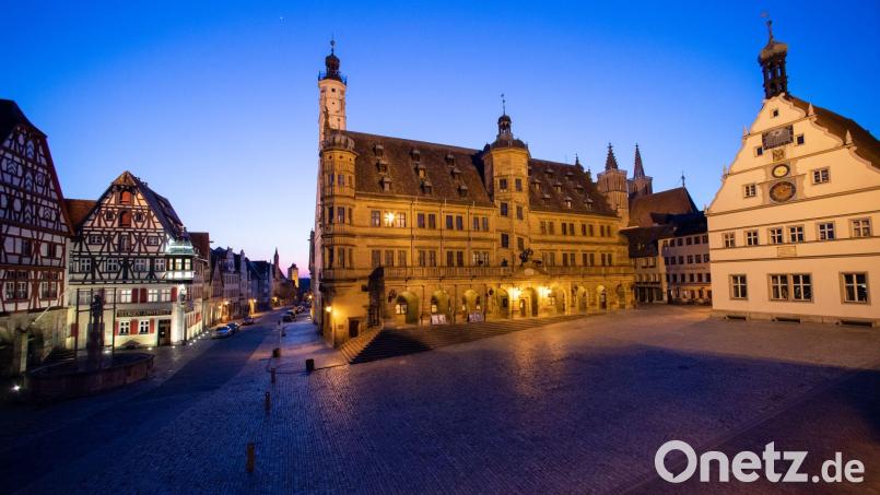 Rothenburg ob der Tauber ist ein beliebtes Touristenziel. (Symbolbild) Bild: Daniel Karmann/dpa