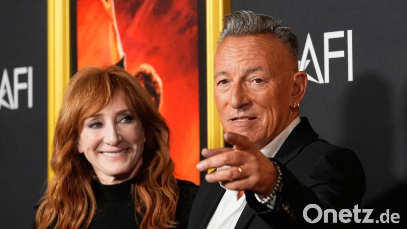 Springsteens Frau Patti ist auch Mitglied der legendären E Street Band, die den Rockmusiker seit Jahrzehnten begleitet. (Archivbild) Bild: Chris Pizzello/Invision/AP/dpa
