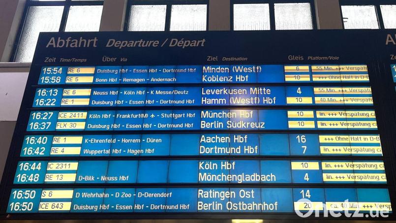Die Pünktlichkeit im Fernverkehr der Bahn war im Juli genauso niedrig wie im Juni. (Symbolbild) Bild: Arne Meyer/dpa