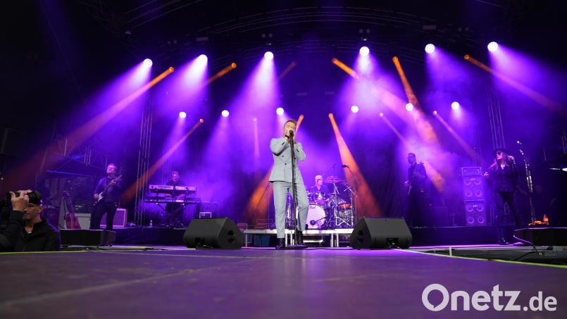 Weltstar Ronan Keating stand 2025 im Schwarzenfelder Schlosspark auf der Bühne. Auch für das kommende Jahr sind bereits zwei Festival-Auftritte fix. Archivbild: sbö