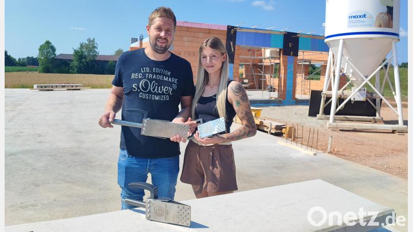 Im Nebengewerbe sind Sebastian und Julia Graf bereits seit längerem im Bereich Fahrzeugtechnik tätig. Mit der Konstruktion, Fertigung und dem Vertrieb von mechanischen Fällkeilen (Bild) wollen sie am künftigen neuen Firmenstandort ihr zweites Standbein weiter ausbauen. Bild: luk