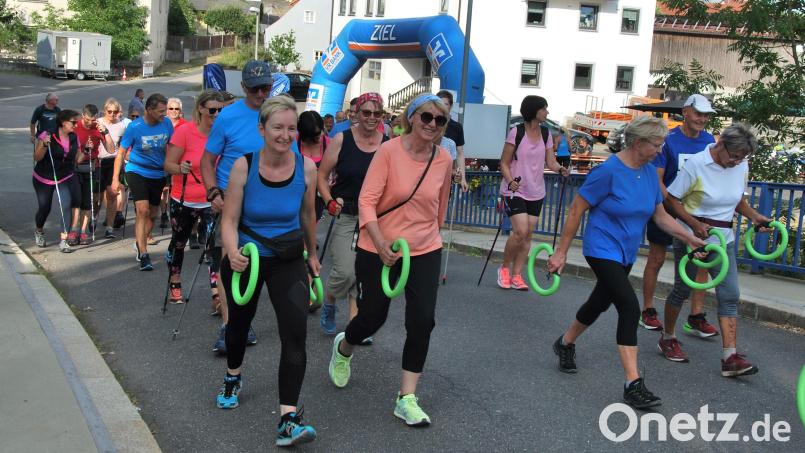 An der Brücke des Lengenfelder Dorfplatzes startet und endet das Kümmersbrucker Walking Event – diesmal am Samstag, 8. August. Archivbild: Gerd Spies