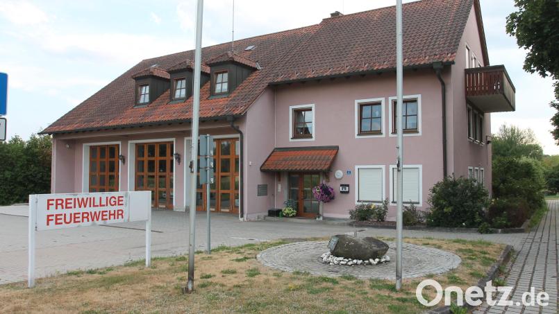 Das Projekt "Sanierung/Anbau des Feuerwehrhauses" in Waidhaus kann in Angriff genommen werden. Der Marktgemeinderat hat sich entschieden. Bild: Josef Pilfusek