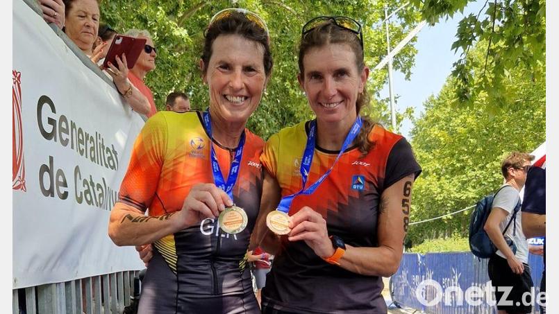 Starkes Comeback: Gabi Keck (links) holte die Silbermedaille in ihrer Altersklasse. Mit Vereinskollegin Tamara Zeltner freute sich über Bronze. Bild: Familie Keck