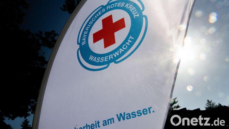 Die Wasserwacht hat in zwei Einsätzen drei Kinder einer Familie gerettet. Bild: Lino Mirgeler/dpa