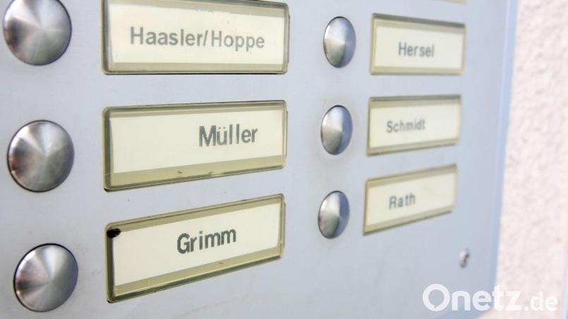 Etwa ein Drittel aller Haushalte im Landkreis Tirschenreuth wohnt zur Miete. Zu Bedarfsgemeinschaften, die Grundsicherung und damit die Mietkosten erstattet bekommen, zählen aktuell rund 1000 Haushalte. Was angemessener Wohnraum kosten darf, wurde nun neu festgelegt. Symbolbild: Philipp Brandstädter/dpa