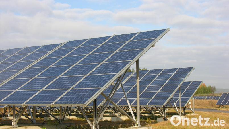 Geplant ist eine Photovoltaikanlage mit Batteriespeichern auf einer rund fünf Hektar großen, derzeit landwirtschaftlich genutzten Fläche östlich von Neudeck. Symbolbild: Paul Böhm