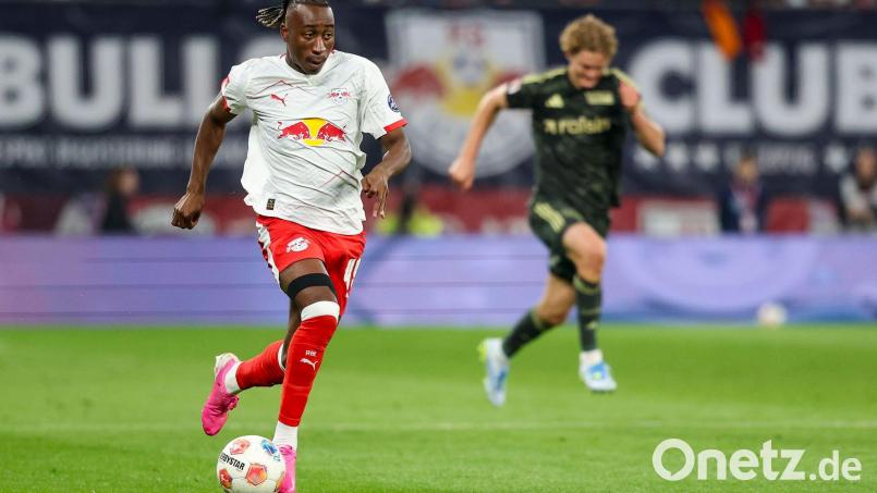 Yan Diomande ist trotz der Transferverhandlungen im Trainingslager von RB abgekommen. (Archivbild) Bild: Jan Woitas/dpa