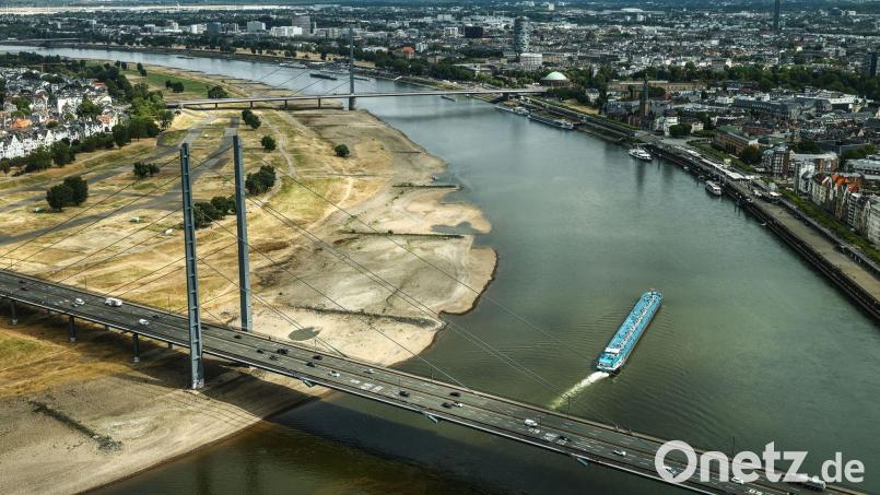 Das Bundesverkehrsministerium soll laut einer Vorlage der Landesverkehrsminister ein Flottenförderprogramm für niedrigwassergeeignete Schiffe vorlegen. Bild: Oliver Berg/dpa