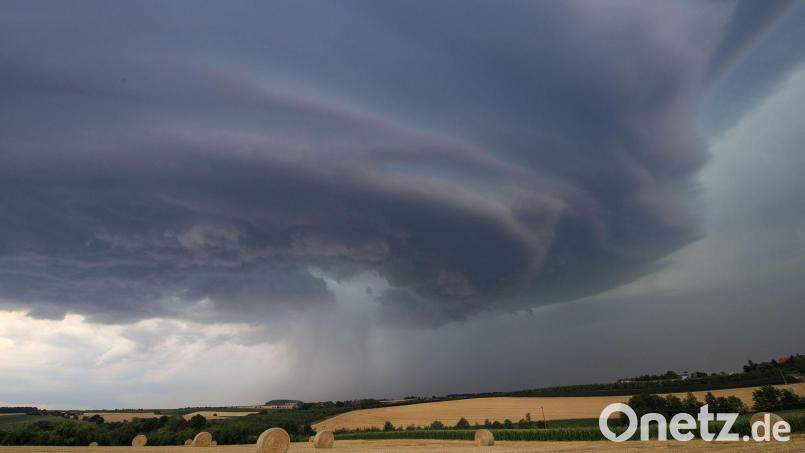 Der Deutsche Wetterdienst rechnet erneut mit Gewittern über Deutschland (Archivbild) Bild: Alexander Wolf/onw-images/dpa