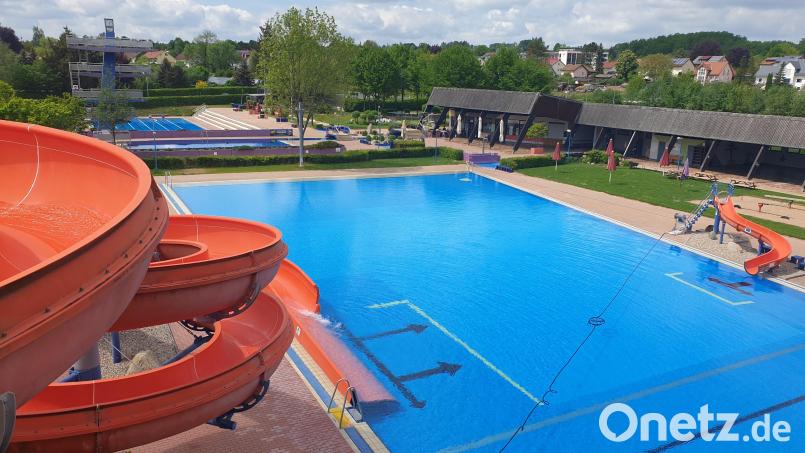 Das 1973 erbaute Freibad Tirschenreuth ist in die Jahre gekommen und müsste komplett saniert werden. Archivbild: ws