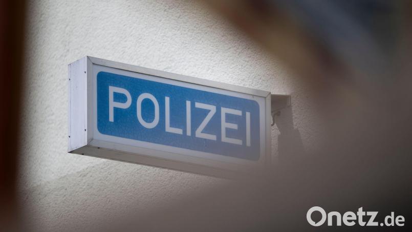 Das Opfer musste in einer Klinik notoperiert werden. (Symbolbild) Bild: Marijan Murat/dpa