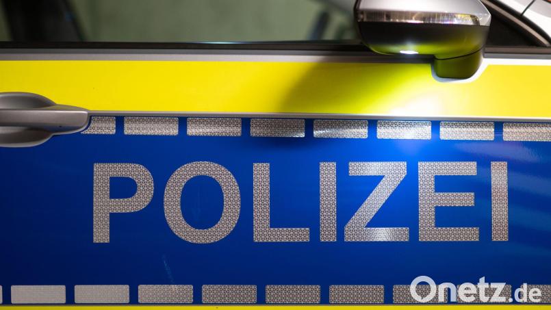 Ein Mann wird bei einer Schlägerei lebensgefährlich verletzt. (Symbolbild) Bild: Robert Michael/dpa