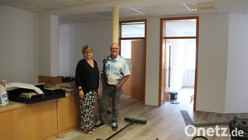Geschäftsführerin des Pfegedienst Harmonie GmbH, Ulrike Hubeny Maier, eröffnet Anfang September im Sonnenhaus den "Tagetreff Harmonie". Unterstützt wird sie dabei von Ehemann Thomas Maier. Bild: Hans Prem