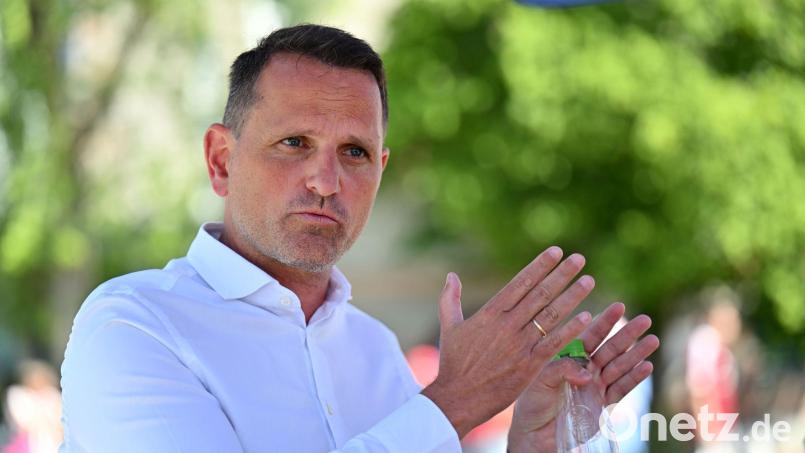 Soll weiter die sportlichen Geschicke des 1. FC Nürnberg lenken: Vorstand Joti Chatzialexiou. (Archivbild) Bild: Martin Schutt/dpa