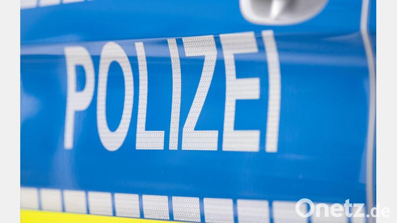 Die Polizei hat nach der körperlichen Auseinandersetzung mehrere Wohnungen durchsucht. (Symbolbild) Bild: Boris Roessler/dpa