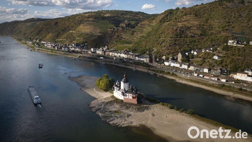 Das Niedrigwasser am Rhein belastet die deutsche Wirtschaft. Bild: Thomas Frey/dpa