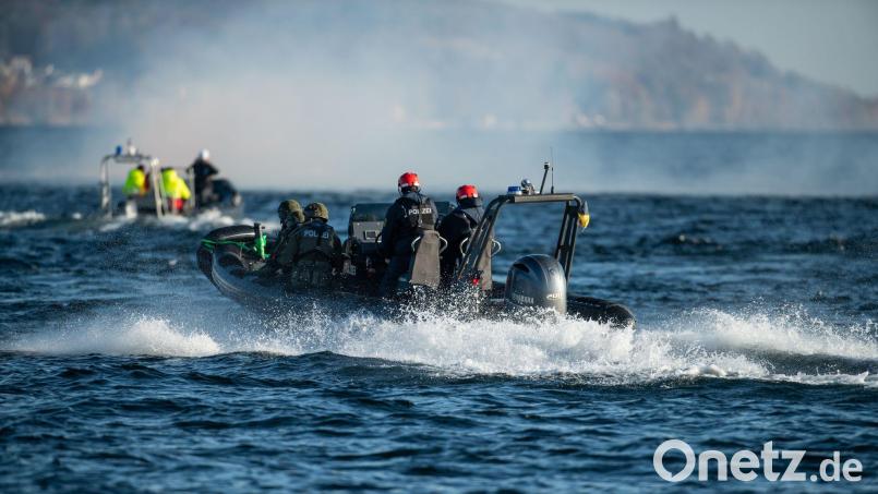 Zahlreiche Einsatzkräfte suchten nach der vermissten Frau auf dem Bodensee. (Symbolbild) Bild: Silas Stein/dpa