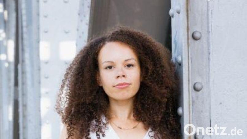 Jessica Mawuena Lawson liest aus ihrem Debütroman „Kekeli“. Bild: Nane Diehl