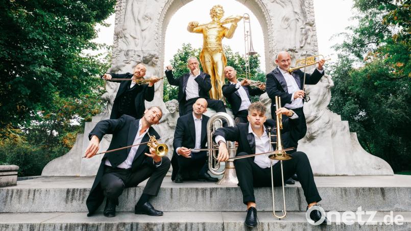 Mnozil Brass sorgt bei der 14. Amberger Lachnacht für musikalische Brillanz und Humor. Bild: Maria Frodl
