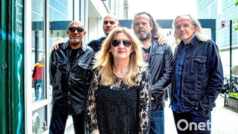 Deborah Bonham tritt mit ihrer Band im VAZ Pfarrheim in Burglengenfeld auf. Bild: Arnie Goodman
