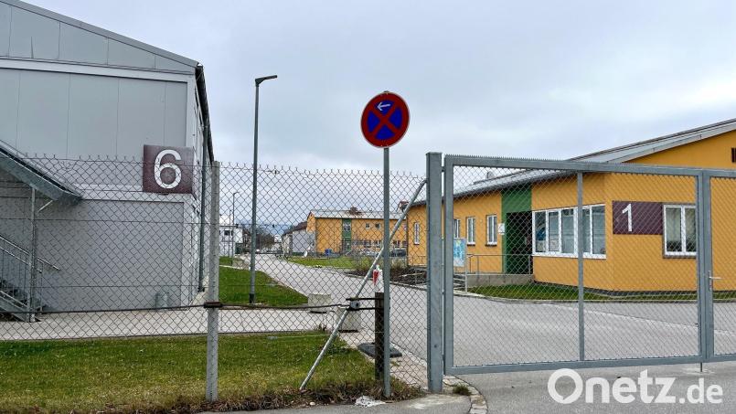 Im Camp Pitman in Weiden sind unter anderem Asylsuchende untergebracht. Weil die Bundeswehr in der Major-Radloff-Kaserne mehr Platz für Rekruten benötigt, muss die Gemeinschaftsunterkunft schließen. Archivbild: Gabi Schönberger