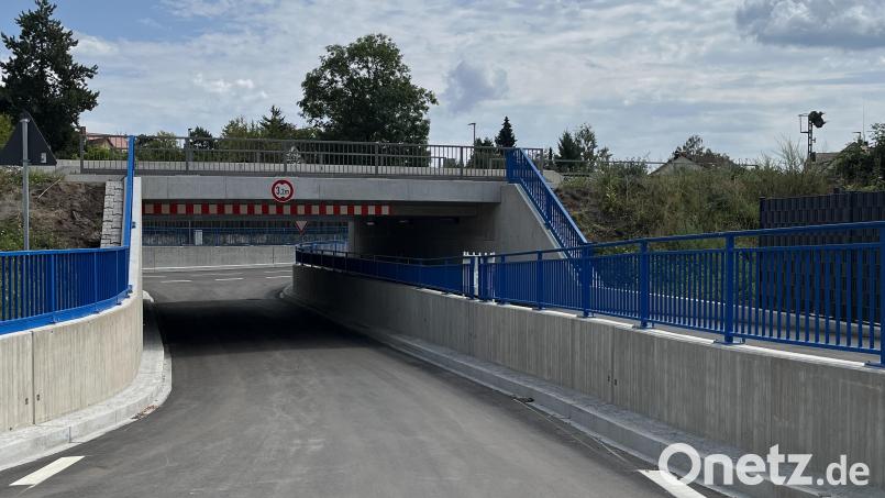 Nach ihrem Neubau ist die Schwellenwerksunterführung in Schwandorf wieder für den Verkehr freigegeben. Bild: Markus Viehauser