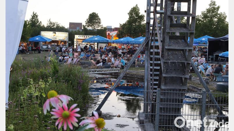 Tolle Location: Das ehemalige LSG Gelände mit dem riesigen Wasserrad bietet sich förmlich für ein Sommerfestival an. Bild: Heidi Franitza