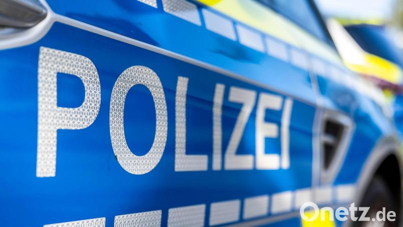 Zwei Männer sollen in einem Supermarkt im Weidener Innenstadtbereich Lebensmittel im Wert von unter fünf Euro gestohlen haben. Symbolbild: David Inderlied/dpa