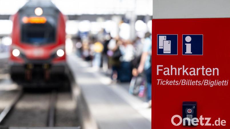 Der Zug auf der Strecke zwischen München und Nürnberg musste vorzeitig stoppen. (Symbolbild) Bild: Sven Hoppe/dpa/dpa-tmn