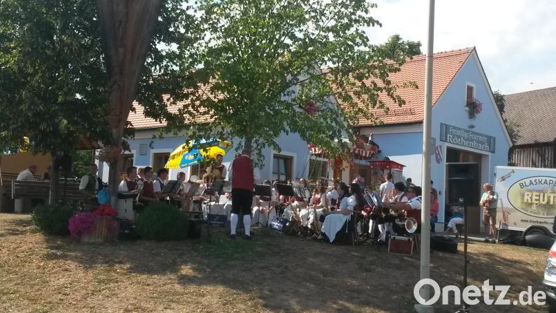 Die Reuther Blaskapelle wird am Nachmittag den musikalischen Takt beim Bürgerfest vorgeben. Bild: Werner Prucker