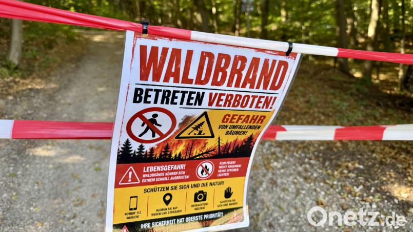 "Betreten verboten" gilt auch Tage nach dem Waldbrand bei Freudenberg, und zwar am ganzen Johannisberg. Also auch dort, wo es keine Warnschilder gibt. Bild: gri