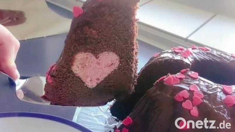 Überraschung! Schneidet ihr den Kuchen an, kommt das Herz im Inneren zum Vorschein. Bild: Carmen Feistauer
