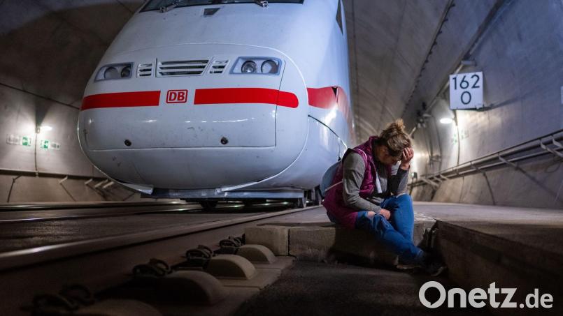 Der Übungseinsatz in dem Eisenbahntunnel fand am Samstag statt. Bild: Jacob Schröter/dpa