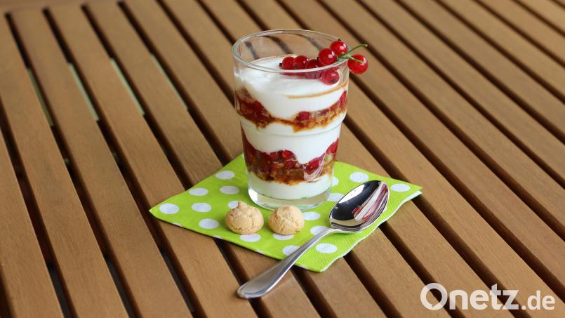 Was für eine herrliche Sommersüßigkeit: Birgit Luber aus Hirschau zeigt uns, wie ihre Crema de Grosella (Johannisbeercreme) gelingt. Bild: Birgit Luber