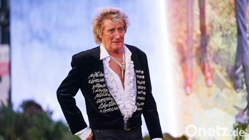 Popstar Rod Stewart muss Konzert absagen.(Archivbild) Bild: Alberto Pezzali/Invision/dpa