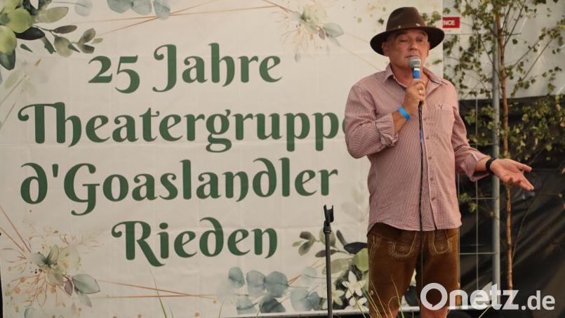 Goaslandler-Regisseur Gerhard Schnabel moderierte mit viel Humor, süffisanten Witzen und einer gehörigen Portion Leidenschaft den Festabend. Bild: Michael Rabenhofer