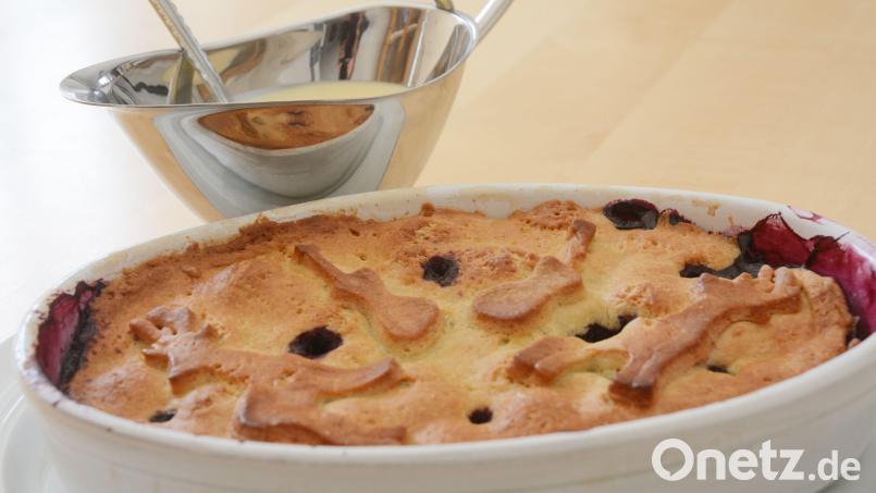 Das Rezept für den Pie (gesprochen: pei) funktioniert auch mit Äpfeln, Stachelbeeren, Aprikosen oder Rhabarber. „Mir schmeckt er am besten mit Heidelbeeren“, meint OWZ-Küchenchef Michael Schiffer. Bild: Gabi Schönberger
