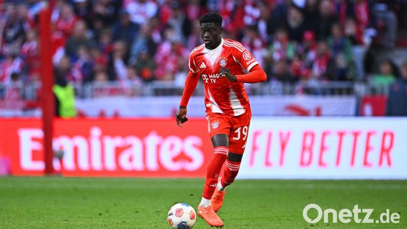 Bara Sapoko Ndiaye wurde vom FC Bayern fest verpflichtet. (Archivbild) Bild: Tom Weller/dpa