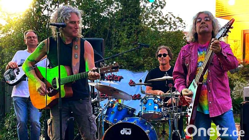 Willi Dentler & The New Experience bringen Woodstock-Vibes nach Weiden. Bild: Brigitta Osterrieder