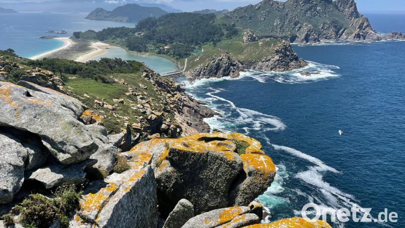 Inseln ragen aus dem Meer. (Symbolbild) Bild: Manuel Meyer/dpa-tmn