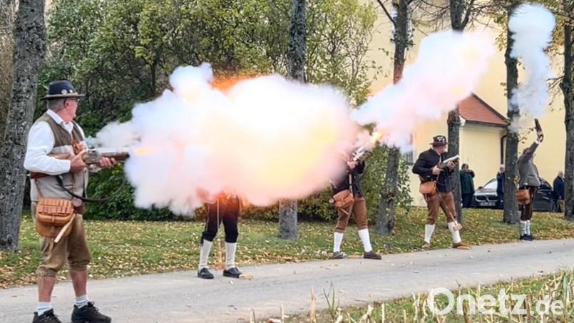 Die Böllergruppe des Schützenvereins "Ringelstein" Ottengrün feiert am Samstag, 15. August, unter dem Motto "Brauchtum mit Herz und Qualm" ihr 40-jähriges Bestehen. Archivbild: Paula Zant