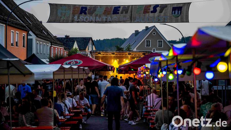 Die Pfadfinder des Stammes Don Bosco in Neuhaus verwandelten den Marktplatz auch in diesem Jahr in eine Festmeile. Bild: Thomas Käß