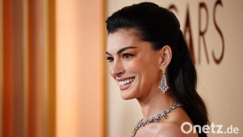 Anne Hathaway erwartet ihr drittes Kind. (Archivbild) Bild: Jordan Strauss/Invision/dpa